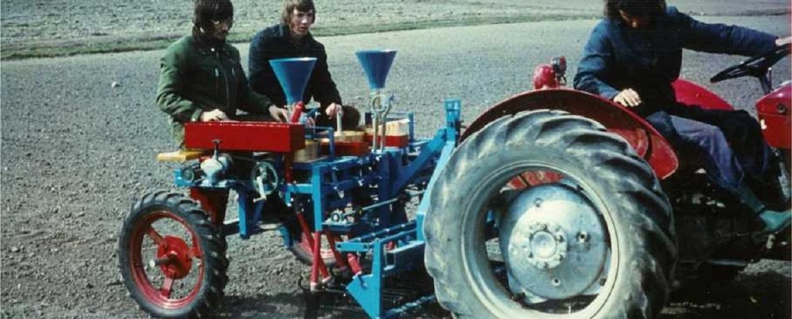 Øyjord’s 2 x 4 rows tractor-mounted plot seeder